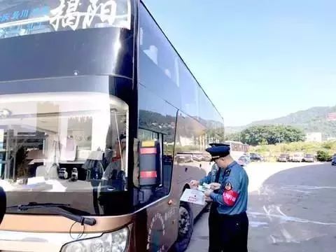 揭陽市開展為期一個月的客運車輛交通安全專項整治行動.jpg